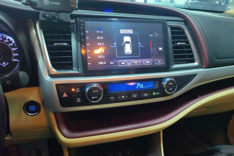 Used Toyota Highlander 2017 2.0T Four-Wheel Drive Luxury Edition 7 Seats