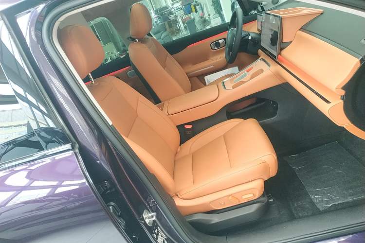 Used Leapmotor C16 2026 Extended-Range 280 LiDAR Zhizun Edition 6 Seats
