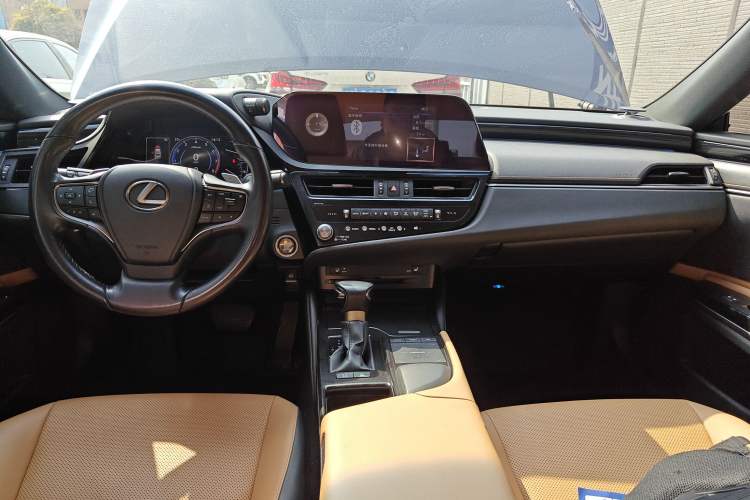 Used Lexus ES 2021 200 Excellence Edition