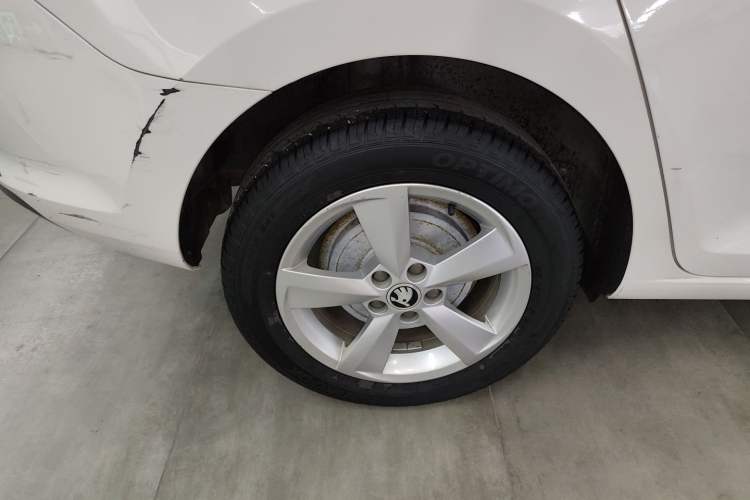 Used Skoda Rapid Spaceback 2016 Revised 1.6L Automatic Chuanxing Version