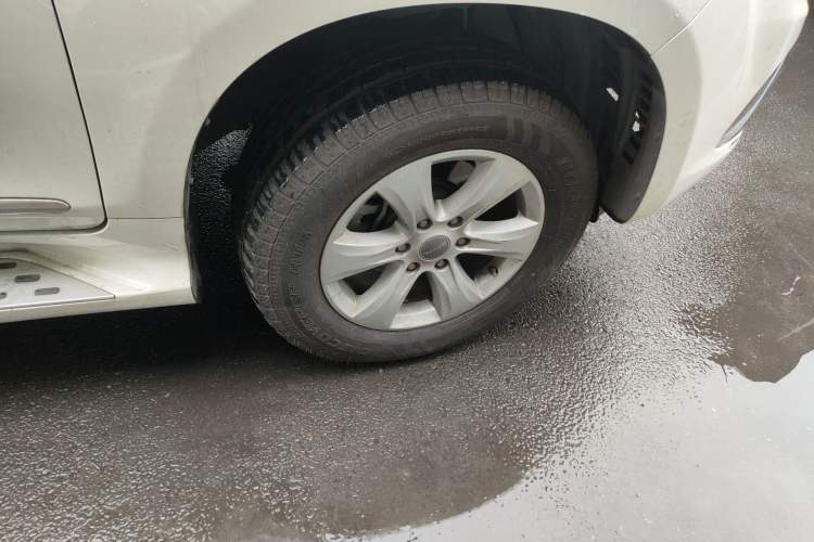 Used Haval H9 2015 2.0T Four-Wheel Drive Luxury 7-Seater Right Front Wheel Hub