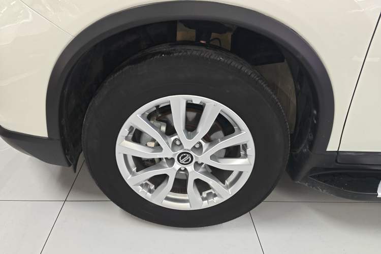 Used Nissan X-Trail 2021 2.0L CVT 2WD XL ITS SmartConnect Comfort Edition Left Front Wheel Hub
