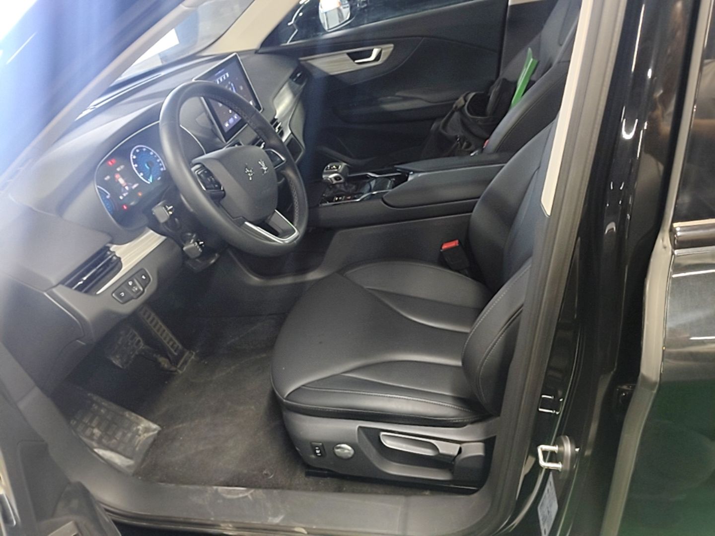 Hongqi E-QM5 2024 500km Range Edition — снимка 17
