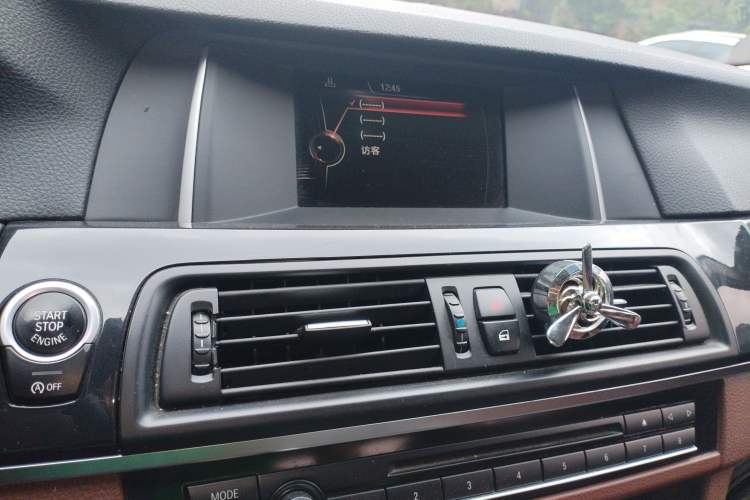 Used BMW 5 Series 2014 520i Elegant Edition Audio And AC Panel