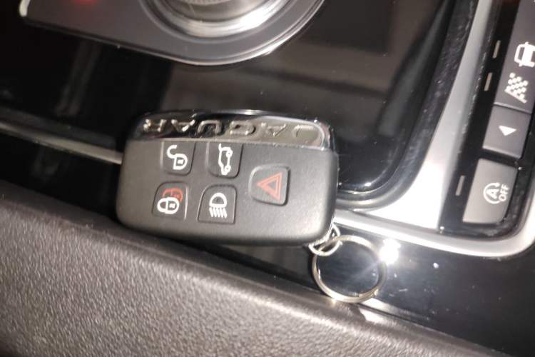 Used Jaguar F-PACE 2018 2.0T Four-Wheel Drive Urban Luxury Edition