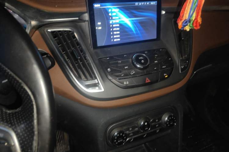 Used Soueast DX7 2015 1.5T Automatic Luxury Model