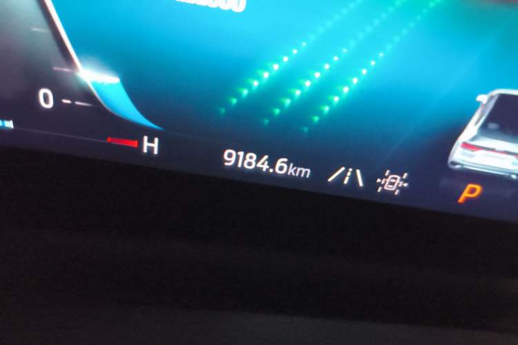 Used Ford Mondeo 2025 2.0T EcoBoost Luxury Version Odometer Close Up