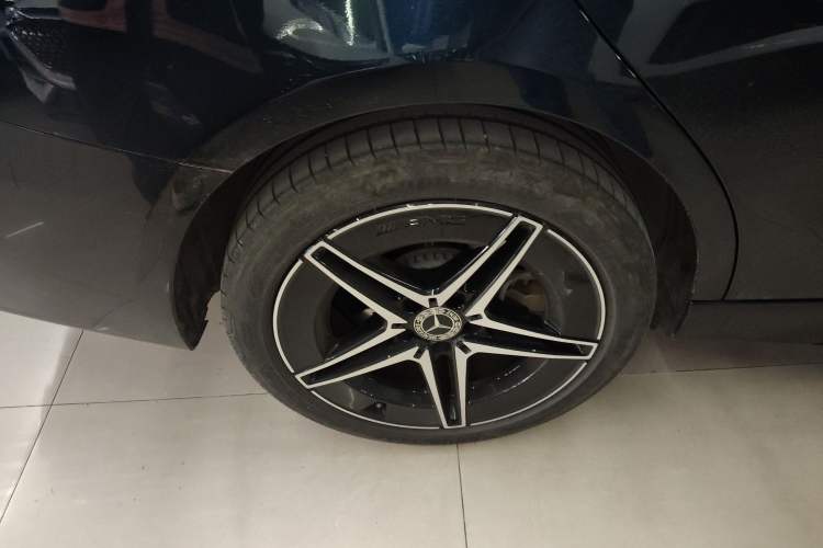 Used Mercedes-Benz C-Class 2024 Facelifted C-Class 260 L Night Edition Sports Version Right Rear Wheel Hub