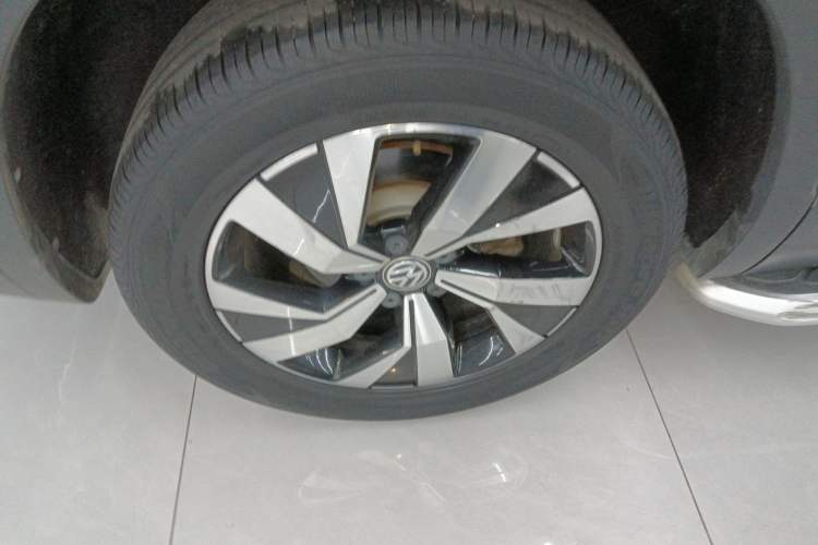 Used Volkswagen Tayron 2019 330TSI Two-Wheel Drive Luxury Model China VI Standard