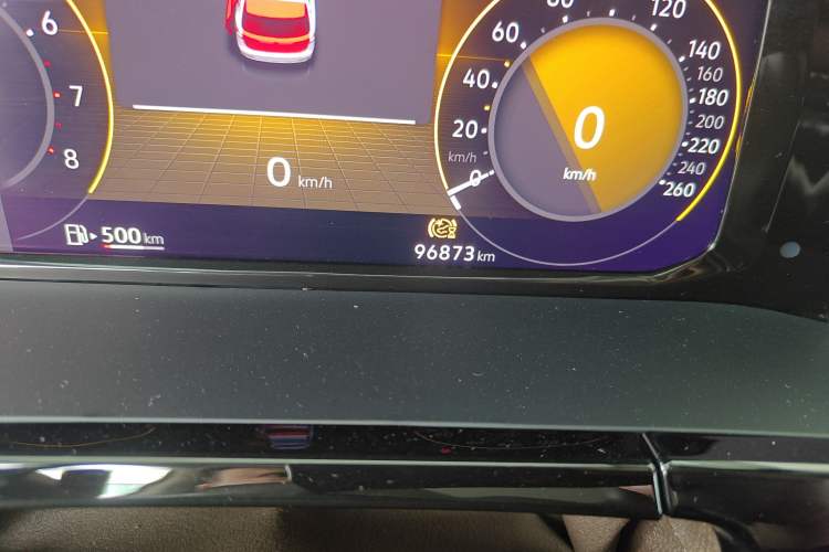 Used Volkswagen Viloran 2024 330TSI Business Edition Odometer Close Up