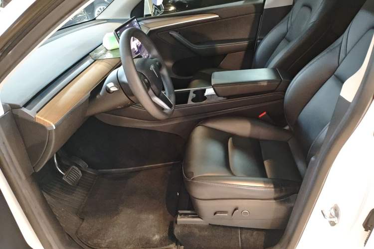 Used Tesla Model Y 2022 Rear-Wheel-Drive Version