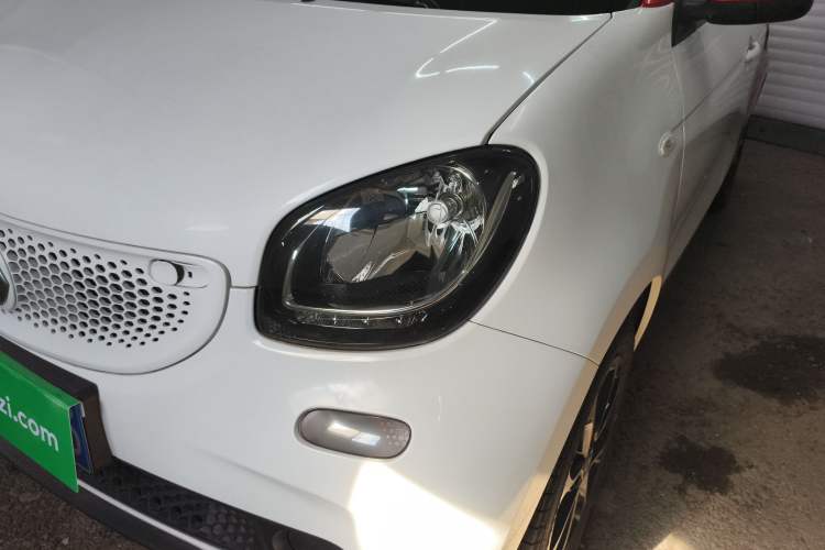 Used smart forfour 2016 1.0L 52 kW Passion Edition
