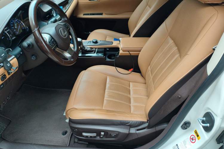 Used Lexus ES 2015 250 Elegant Edition Left Front Seat