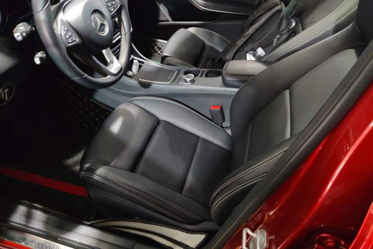 Used Mercedes-Benz GLA 2017 GLA 200 Sport Edition Left Front Seat