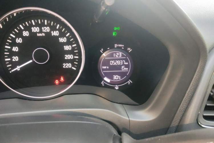 Used Honda Vezel 2020 1.5L CVT Pioneer Edition Odometer Close Up