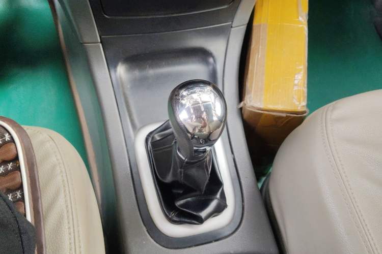 Used Dongfeng Shuaike 2011 1.6L Manual Comfort 7-Seater
