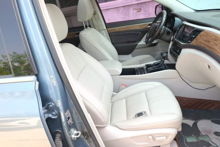 Used GAC Trumpchi GS8 2017 320T Two-Wheel Drive Luxury Smart Connectivity Version (7 Seats)
