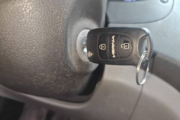 Used Hyundai Verna (older generation) 2010 Sedan 1.4L Automatic Fashionable GT Model
