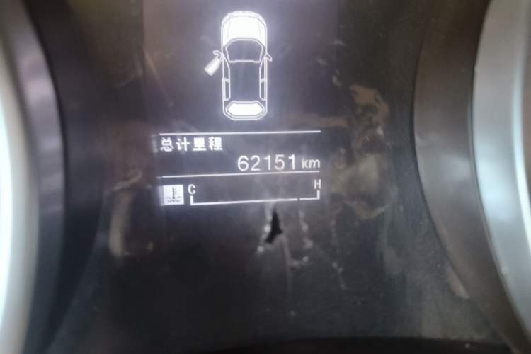 Used Baojun 730 2016 Revised 1.5L Manual Standard Version 7 Seats China V Emission Standard Odometer Close Up