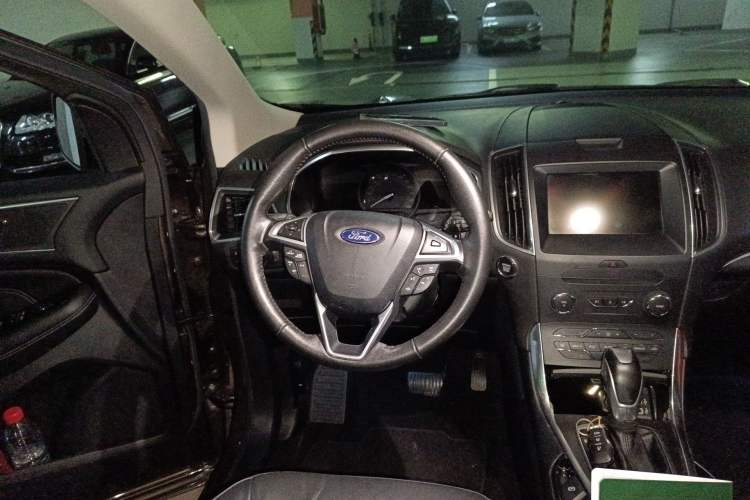 Used Ford Edge 2016 EcoBoost 245 Two-Wheel-Drive Titanium 7-Seater