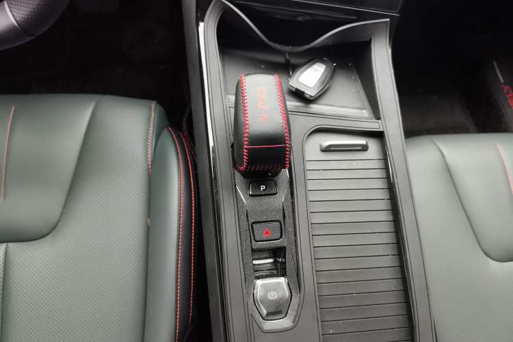 Used Geely Auto Emgrand X7 Sport 2024 1.5TD Dragon Edition Gear Lever