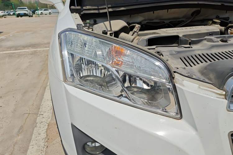 Used Chevrolet Trax 2016 1.4T Automatic Two-Wheel Drive Luxury Version Right Front Headlight