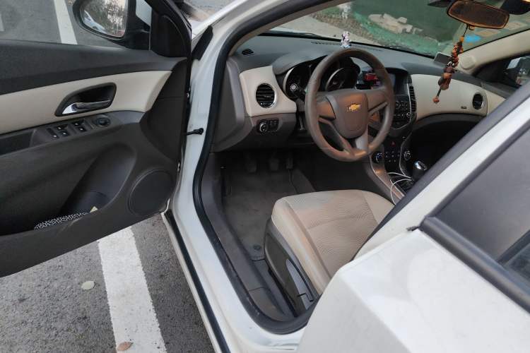 Used Chevrolet Cruze 2015 1.5L Classic SE MT
