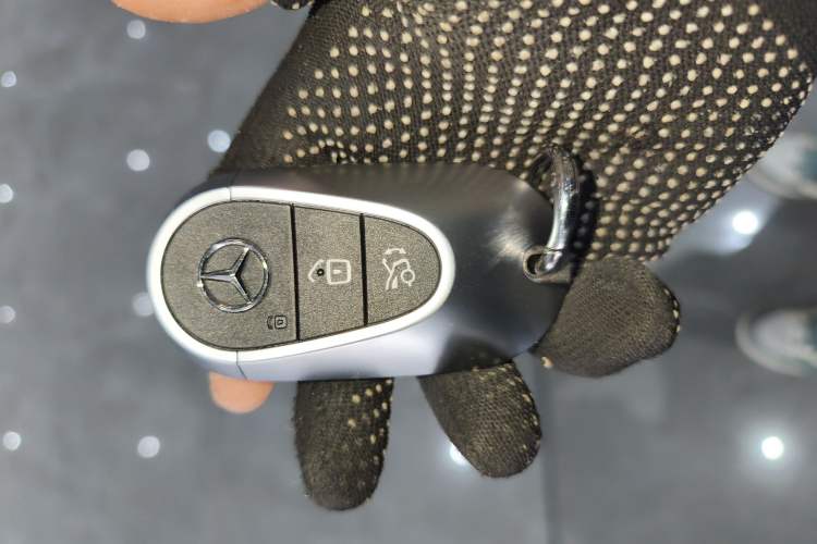 Used Mercedes-Benz E-Class 2024 Refresh E 300 L Stylish Edition
