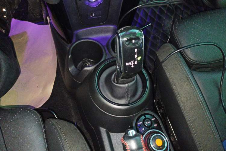 Used MINI MINI 2021 1.5T COOPER Artist