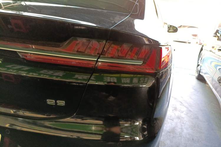 Used BYD e9 2021 Business Edition
