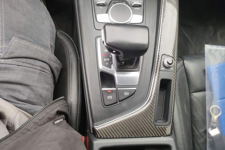 Used Audi A4L 2019 40 TFSI Fashion Edition China VI Emission Standard