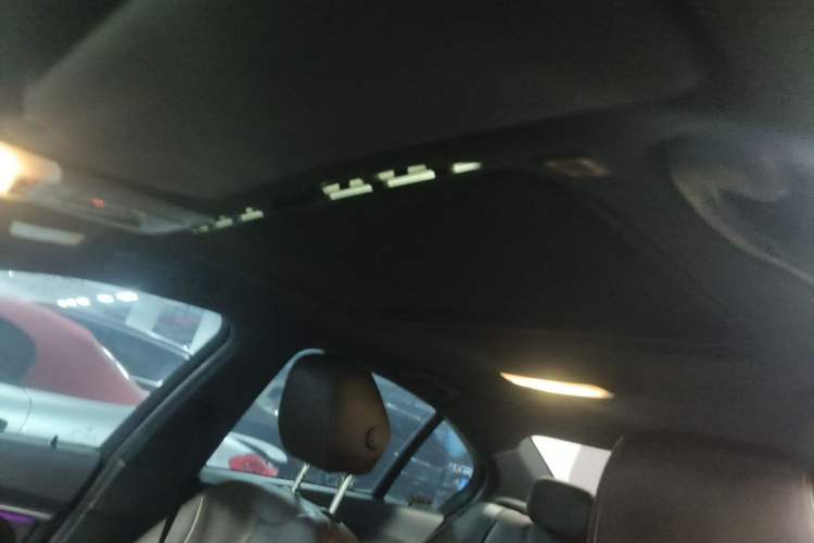 Used BMW 3 Series 2019 320i M Sport Night Edition Headliner