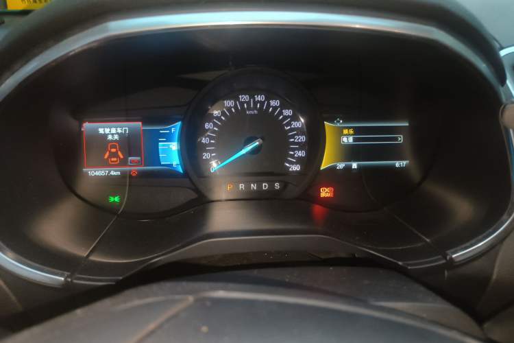 Used Ford Edge 2017 EcoBoost 245 Two-Wheel-Drive Sporty 7-Seater Instrument Cluster