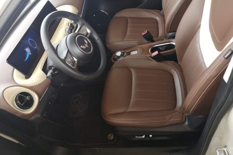 Used Wuling Bingo 2023 410 km Lingxi Deluxe Edition Left Front Seat