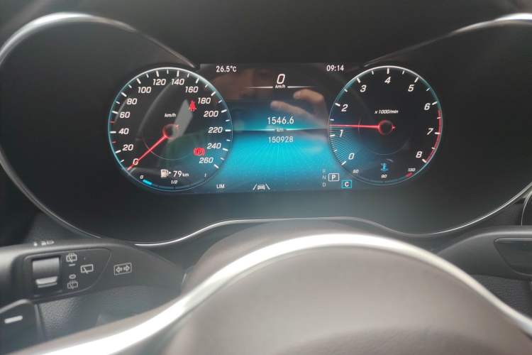 Used Mercedes-Benz GLC 2020 GLC 300 L 4MATIC Dynamic Edition Odometer Close Up