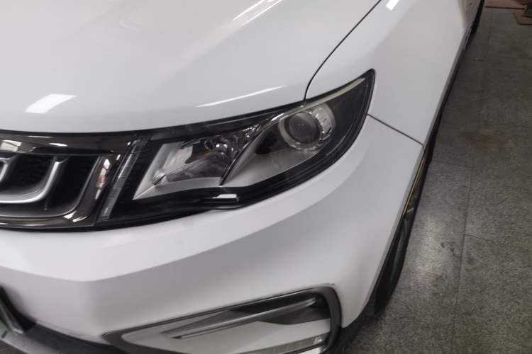 Used Geely Auto Emgrand X7 Sport 2018 1.8TD Automatic Two-Wheel Drive Zhiya Model Left Front Headlight