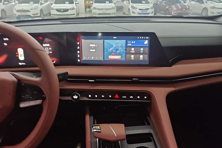 Used CHANGAN CS75 PLUS iDD 2023 ZhiDian iDD Smart Leading Model
