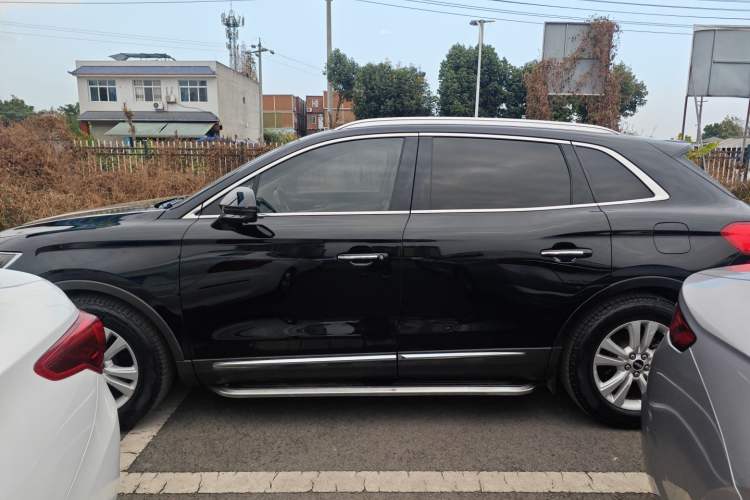 Used Lincoln MKX 2015 2.0T Two-Wheel Drive Deluxe Edition