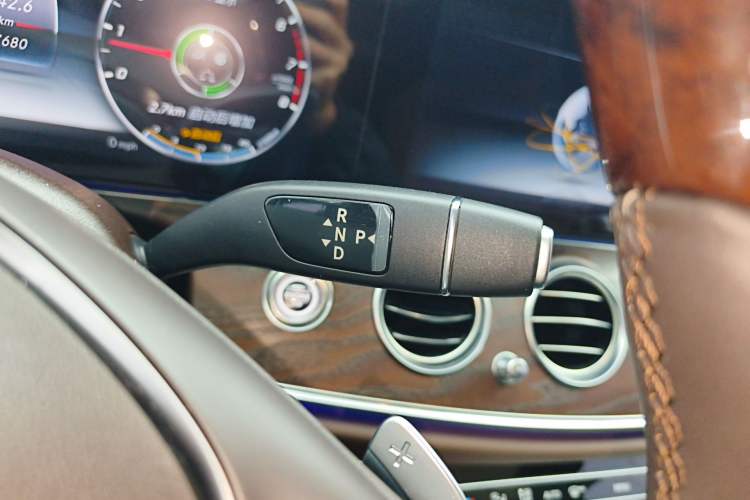 Used Mercedes-Benz E-Class 2016 E 200 L Gear Lever