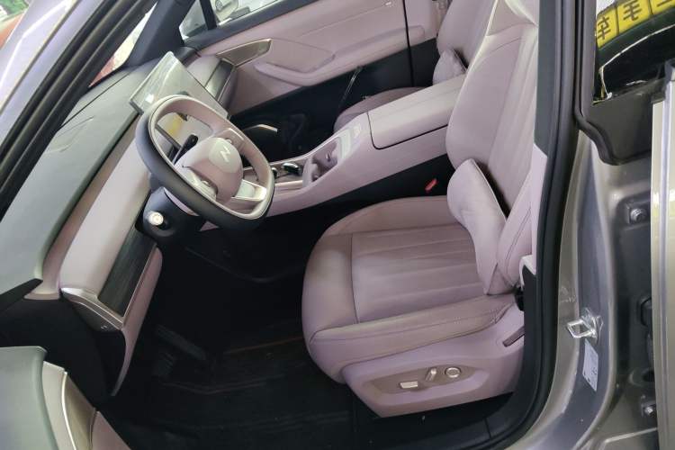 Used ONVO L60 2024 60 kWh Rear-Drive Version
