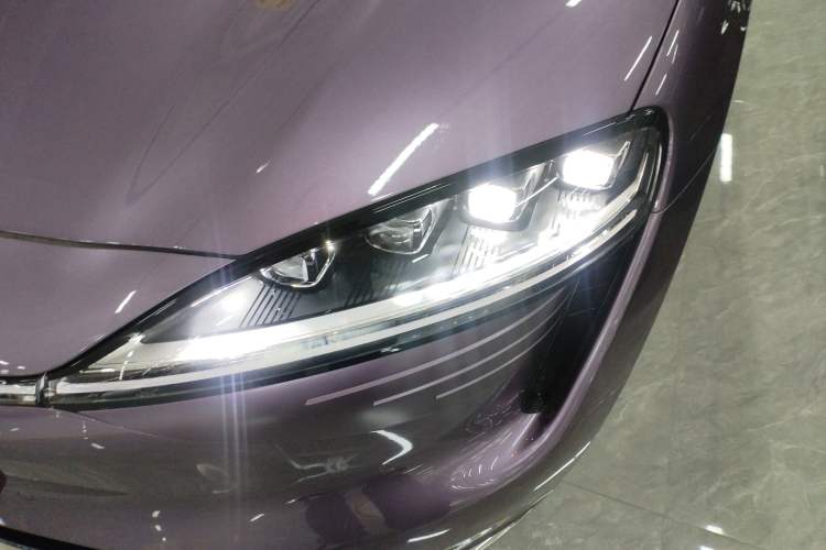 Used Hima Luxeed R7 2024 Pure Electric 667km Pro Left Front Headlight