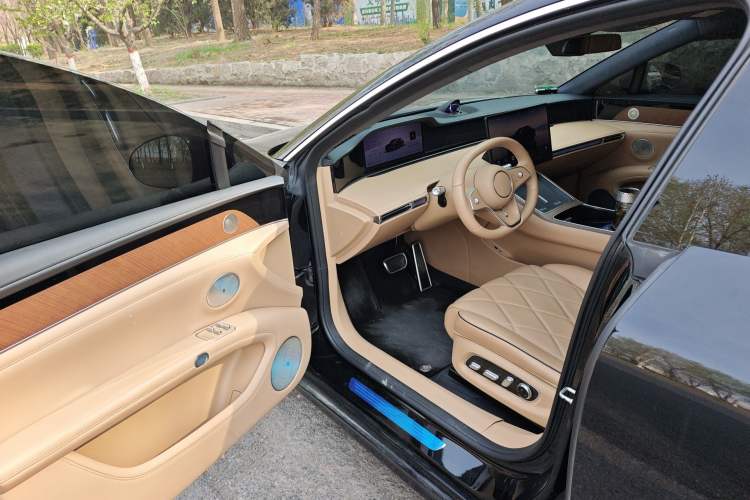 Used Hima Stelato S9 2024 All-Electric Max Rear-Drive Long-Range Version