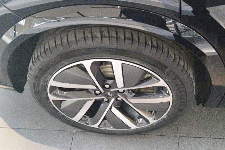 Used Li Auto L9 2022 Max model