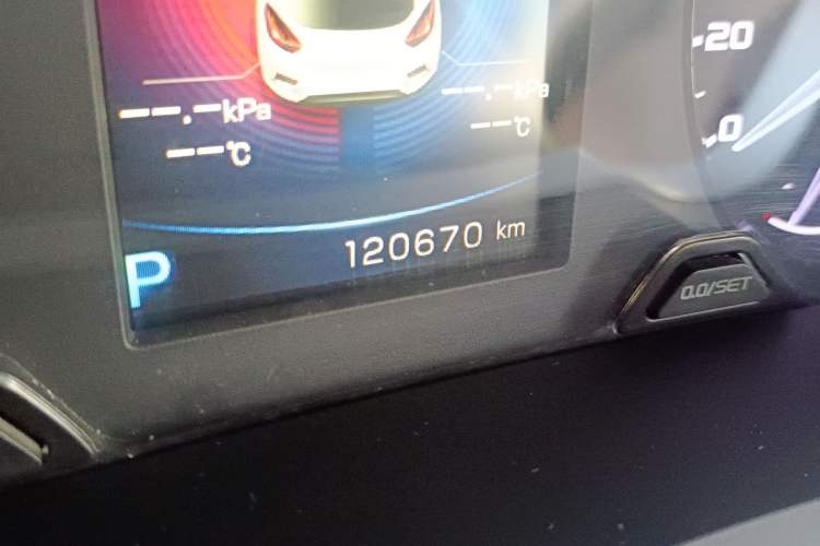 Used Geely Auto Emgrand GS 2016 Elegant Edition 1.3T Automatic ZhenShang Model Odometer Close Up