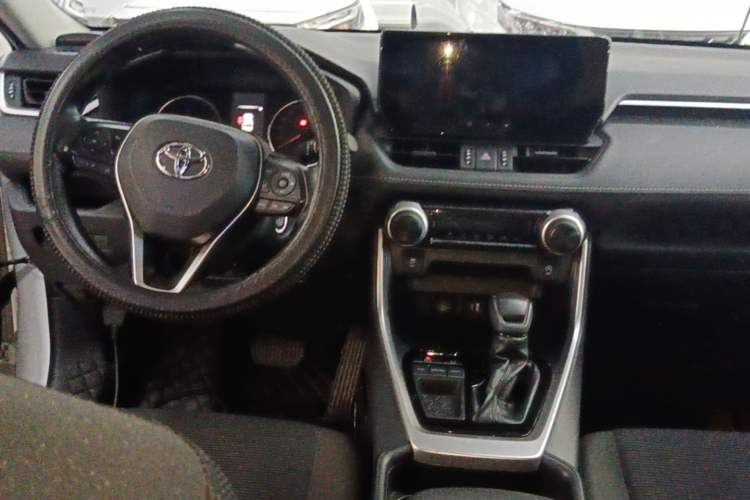 Used Toyota RAV4 2024 2.0L CVT Two-Wheel Drive Urban Edition
