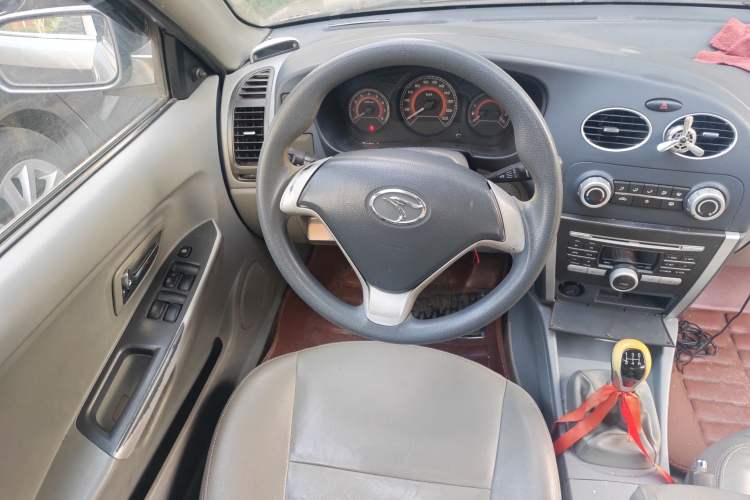 Used Soueast V3 Lingyue 2010 Revised Version 1.5L Manual Luxury Edition Steering Wheel