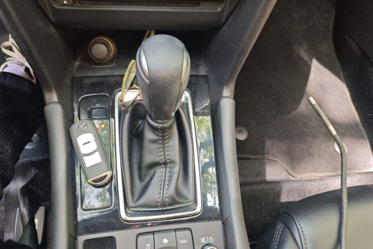 Used Mazda 3 Axela 2017 Sedan 1.5L Automatic Luxury Model Emission Standard China V