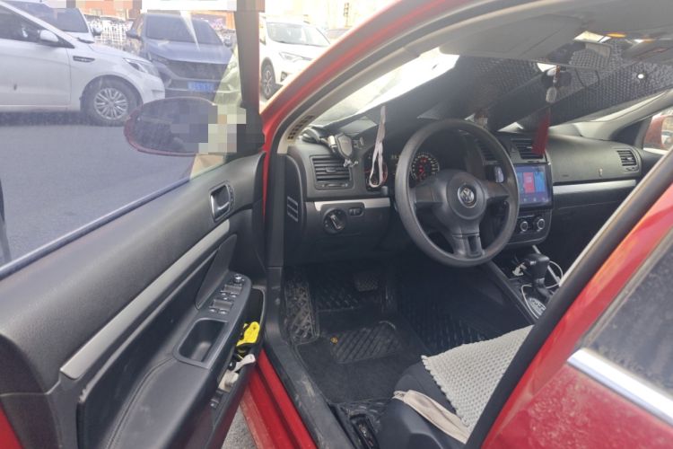 Used Volkswagen Sagitar 2011 1.6L Automatic Comfort Edition Driver Seat