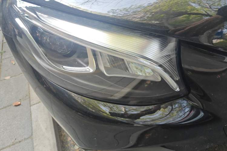 Used Mercedes-Benz GLC 2017 GLC 260 4MATIC Dynamic Edition Right Front Headlight