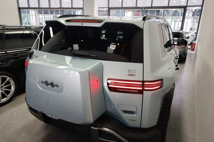 Used Formula Leopard Titanium 3 2025 501 km All-Wheel Drive Intelligent Driving Max Edition